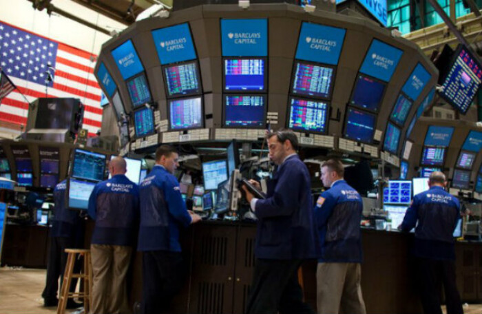 Dow Jones mất hơn 1.000 điểm, chứng khoán Mỹ lại nhuộm đỏ