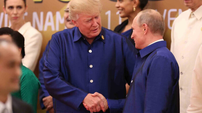 Tổng thống Trump và Putin trò chuyện chớp nhoáng tại APEC