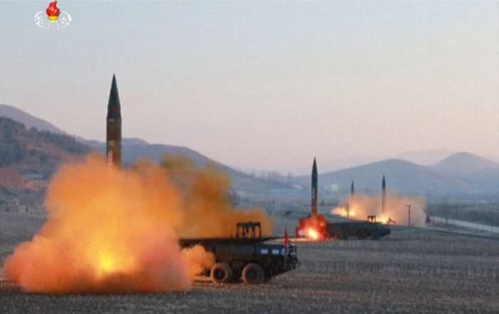 Rúng động bắt 'đặc vụ Triều Tiên' tiếp thị tên lửa tại Úc