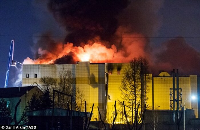 Cháy trung tâm mua sắm ở Nga: 37 người chết, 69 người mất tích