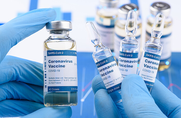 Các nhà sản xuất vaccine Covid-19 thu về lợi nhuận khổng lồ như thế nào?