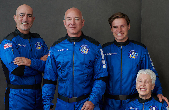 Những kỷ lục trong chuyến du hành không gian ‘chớp nhoáng’ của tỷ phú Jeff Bezos