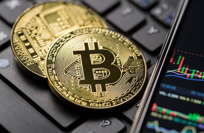Bitcoin bất ngờ tăng mạnh, vượt mốc 50.000 USD