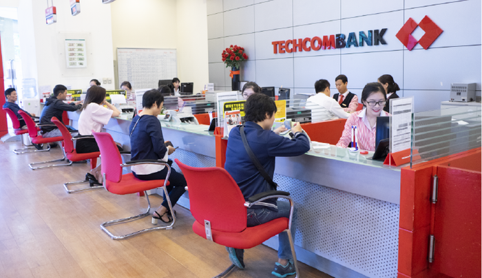 9 tháng: Techcombank lãi cao nhờ xoay trục về bán lẻ