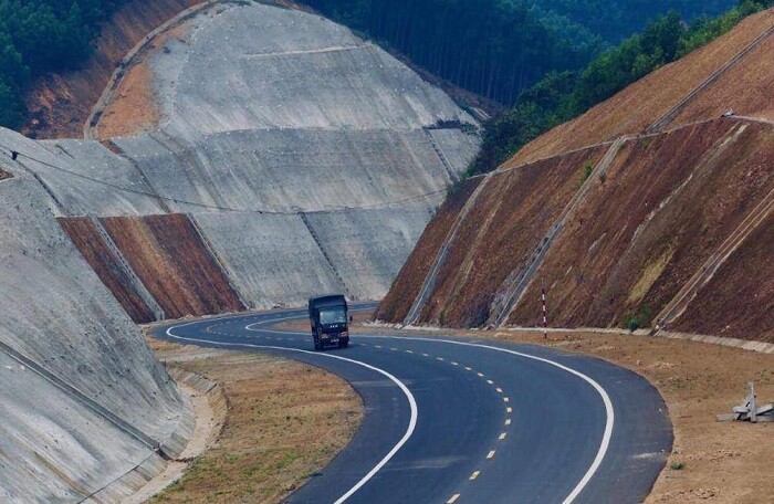 Vướng giải tỏa mặt bằng 11,5km, cao tốc La Sơn - Túy Loan 'gánh' lãi vay 132 triệu USD