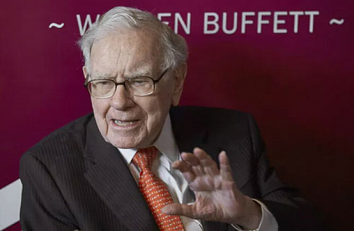 Tỷ phú Warren Buffett sẽ bán 31 tờ báo với giá 140 triệu USD