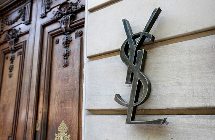 'Công ty mẹ' của Yves Saint Laurent và Gucci bị điều tra gian lận thuế