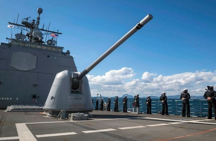 Mỹ điều tàu chiến tới gần các đảo ở Biển Đông trước thềm G20