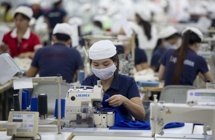 Bloomberg: Nhà đầu tư thích rót tiền vào Việt Nam vì lao động nữ chiếm đa số