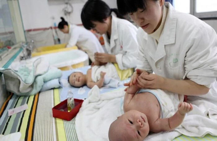 Trung Quốc xôn xao với đề xuất đánh thuế gia đình ít hơn 2 con