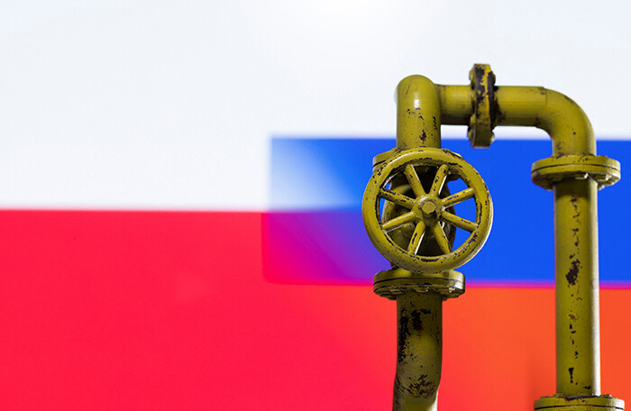 Hứa hẹn từ bỏ hoàn toàn dầu Nga, Ba Lan vẫn đặt hàng 3 triệu tấn cho năm 2023