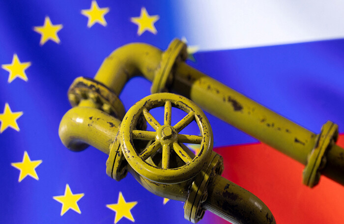EU chia rẽ vì lệnh trừng phạt dầu mỏ Nga