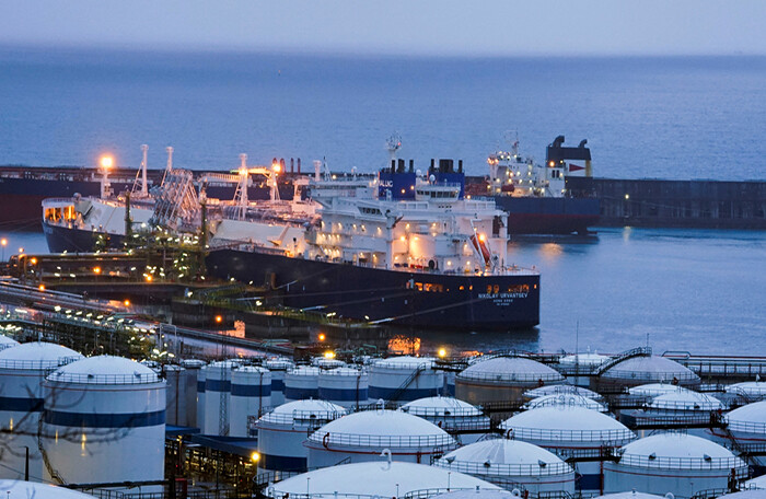 Thiếu người mua, dầu thô của Nga ‘lênh đênh’ trên biển với số lượng kỷ lục