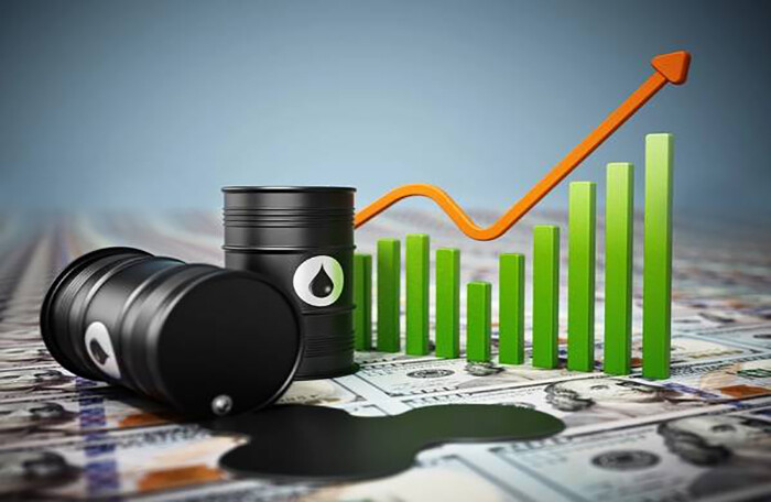 Arab Saudi tăng giá dầu thô, giá dầu bật tăng gần 2 USD