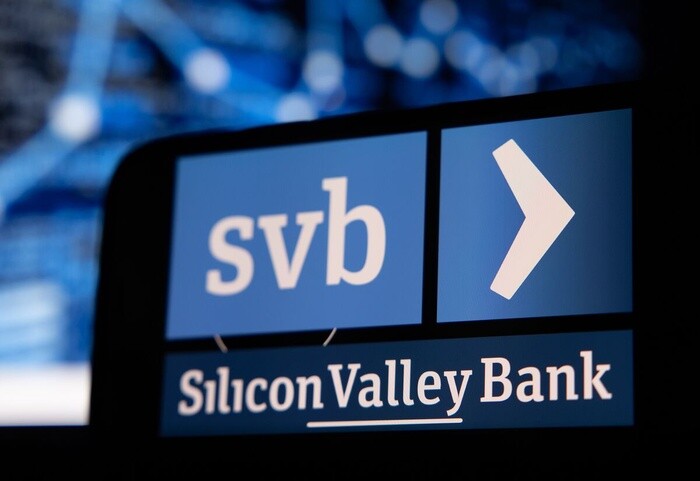 Gần 100 tỷ USD rút khỏi ngân hàng Mỹ sau khi SVB và Signature Bank phá sản