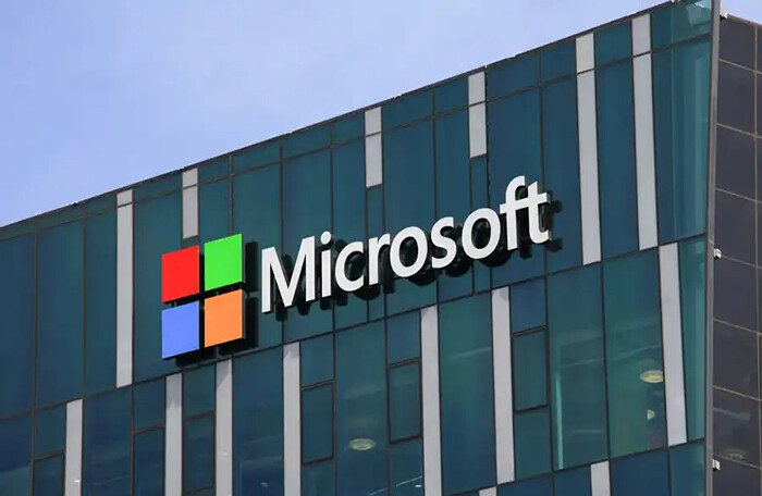 Vốn hóa Microsoft đạt kỷ lục gần 2.600 tỷ USD, đe dọa vị trí số 1 của  Apple