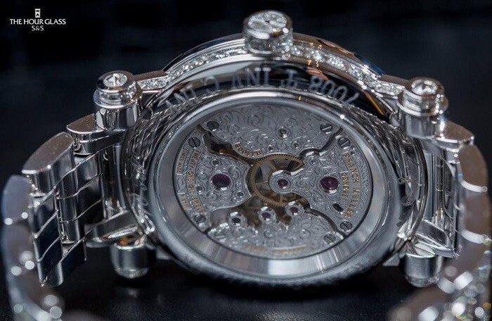 Ngắm siêu đồng hồ trị giá 30 tỷ đồng vừa xuất hiện tại Việt Nam