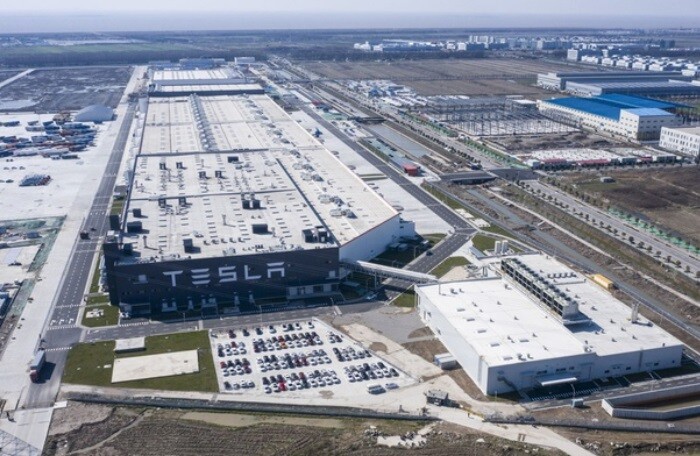 Tesla đột ngột đình chỉ sản xuất xe hơi tại nhà máy Trung Quốc