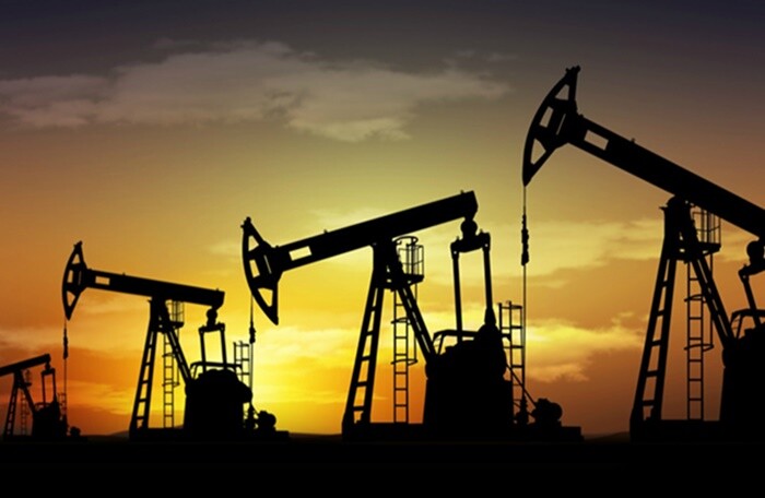 Giá dầu thế giới khó có khả năng tăng trong năm 2018
