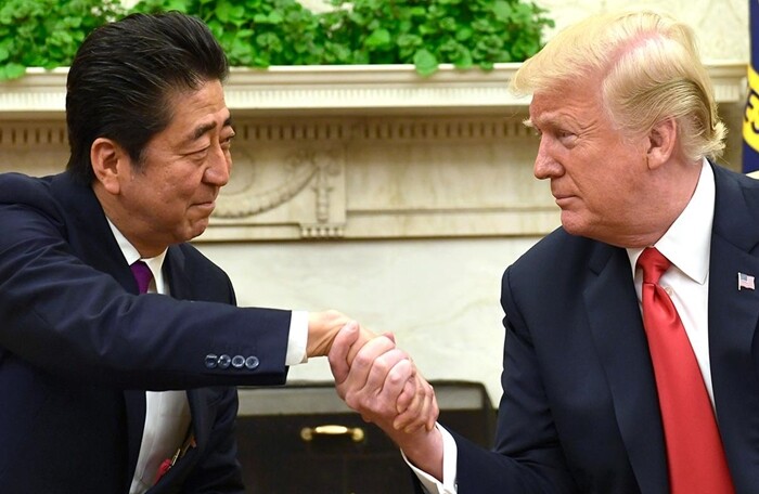 Thuế nhôm - thép của Mỹ đẩy Thủ tướng Nhật vào tình thế 'tiến thoái lưỡng nan'
