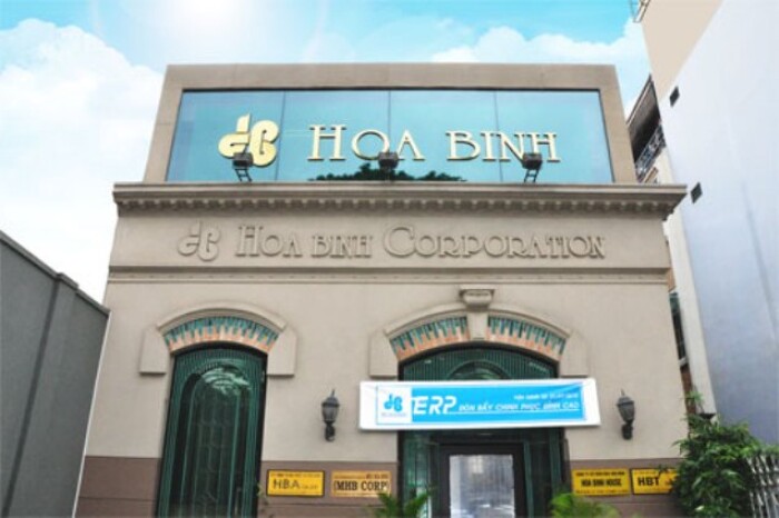 Cổ đông ngoại mua nửa triệu cổ phiếu Hòa Bình trong ngày HBC 'xanh' trở lại