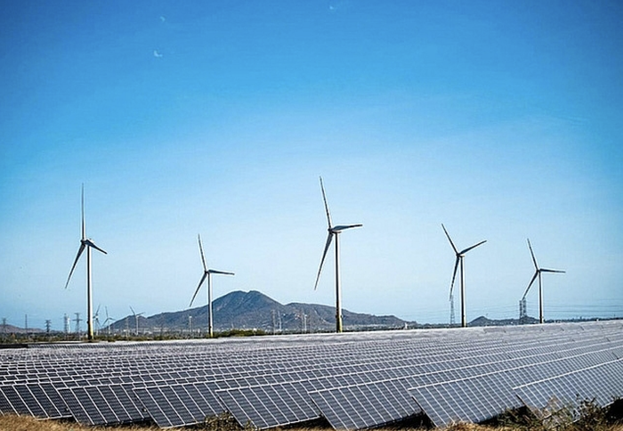 Dự án điện mặt trời, điện gió dở dang: Đề xuất đàm phán với EVN để bán điện