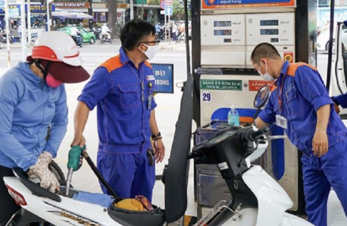 Điều hành giá xăng dầu: Bộ Tài chính muốn giao toàn quyền cho Bộ Công Thương