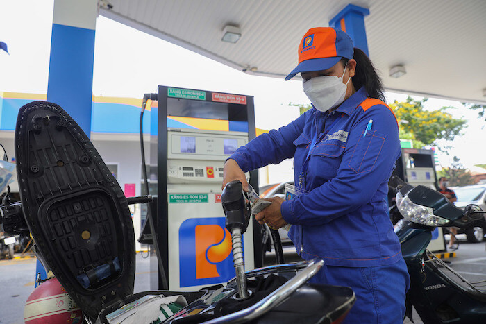 Giá xăng dầu ‘lao dốc không phanh’, giảm thêm 1.140 - 1.310 đồng/lít
