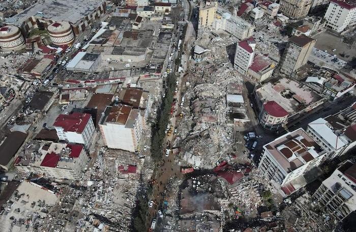 Thổ Nhĩ Kỳ ước tính có gần 16.000 người chết do động đất, thiệt hại cả tỷ USD