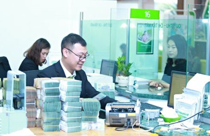 Tin chứng khoán 23/10: Vietcombank lãi 11.683 tỷ đồng sau 9 tháng, tăng 47%