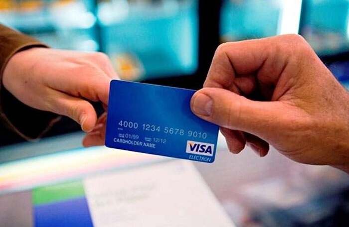 Thẻ ghi nợ và thẻ tín dụng khác nhau như thế nào?