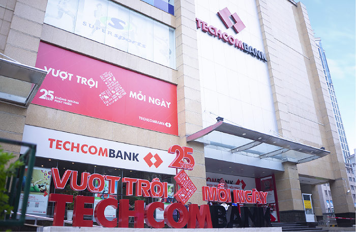 Dư nợ cho vay của Techcombank: Vì sao phụ thuộc vào các dự án của Vingroup?