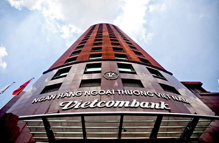 Bloomberg: Prudential và FWD đang tranh quyền làm đối tác bancassurance của Vietcombank