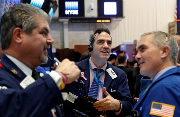 Dow Jones tăng vọt gần 2.000 điểm, nhà đầu tư Việt thoát lo âu cuối tuần