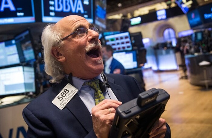 Dow Jones vọt tăng hơn 11%