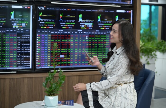 VN-Index hồi phục phiên thứ 3 liên tiếp, nhiều nhà đầu tư vội vàng 'xuống tiền'