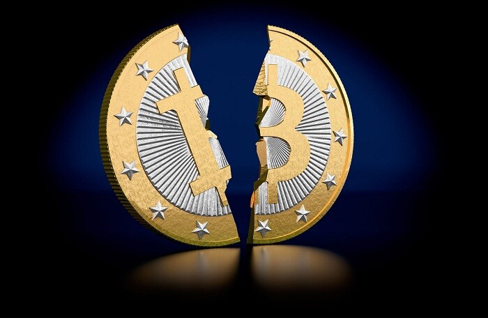 Chuyên gia: Bitcoin có thể tuột dốc còn 5.000 USD, cũng có thể "chẳng đáng một xu"
