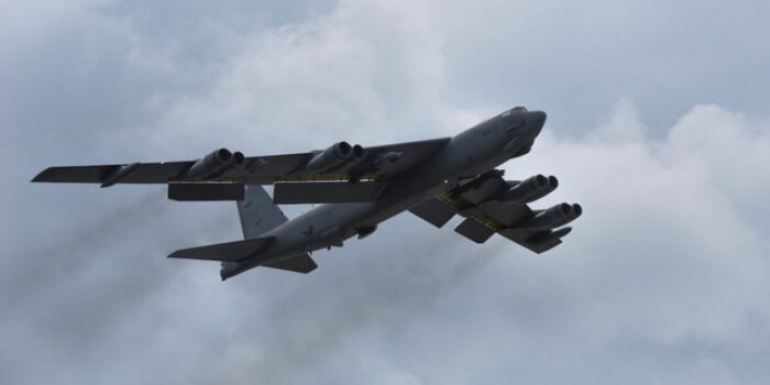 Máy bay ném bom Mỹ áp sát khu vực Trung Quốc chiếm đóng trái phép trên Biển Đông