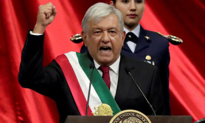 Tân tổng thống Mexico nhậm chức, cam kết 'tái sinh đất nước'