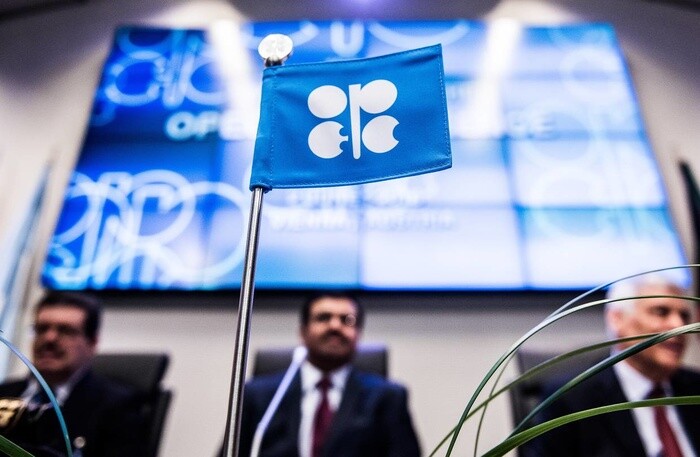 OPEC và Nga nhất trí giảm sản lượng dầu, ‘dội gáo nước lạnh’ vào Mỹ