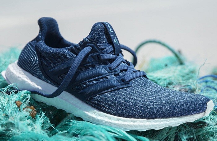 Adidas bán được 1 triệu đôi giày làm từ rác thải đại dương