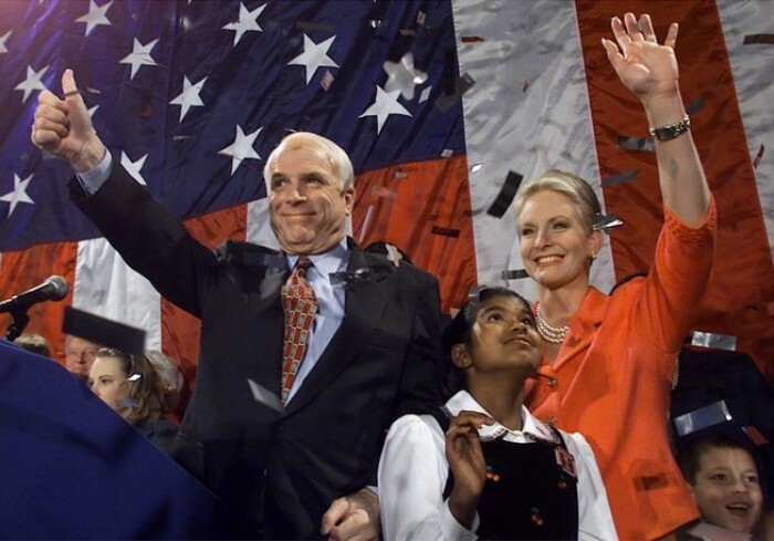 Vợ ông John McCain là người kế nhiệm tiềm năng của chồng tại thượng viện