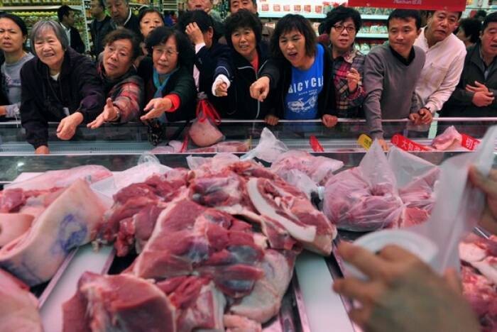Trung Quốc: Giá thịt lợn tăng phi mã, lạm phát cao nhất 6 năm