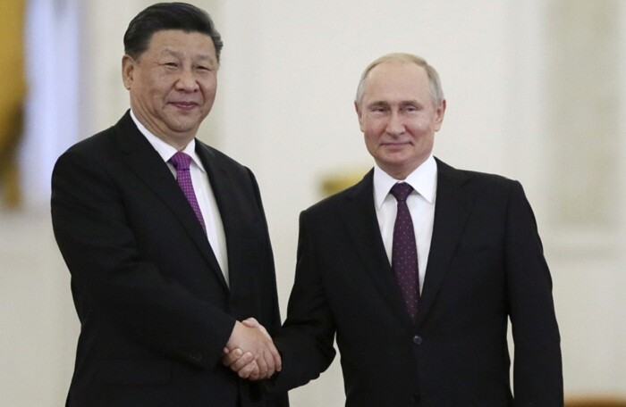 Nga - Trung xích lại gần nhau giữa 'bão Trump'
