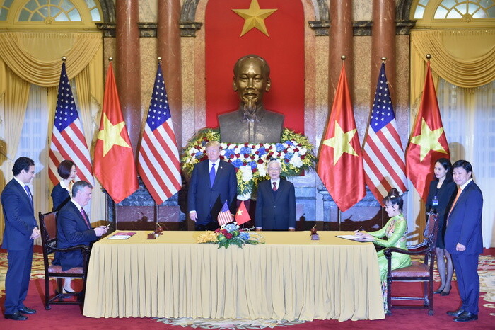 Tổng thống Donald Trump hội kiến Tổng Bí thư Nguyễn Phú Trọng: Nhiều thương vụ ‘khủng’ được ký kết
