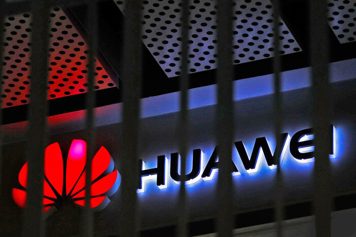 Sau Google, loạt công ty Mỹ thông báo ‘ngừng giao dịch’ với Huawei