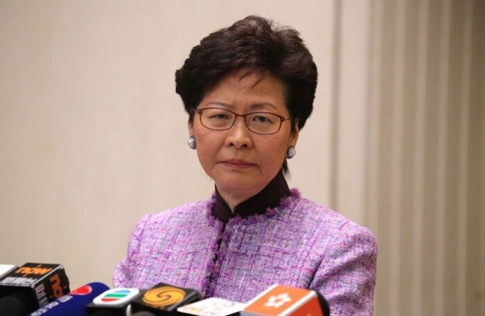 Lãnh đạo Hong Kong rơi nước mắt, tuyên bố không rút lại dự luật dẫn độ
