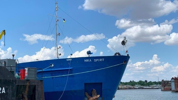 Ukraine thả thủy thủ đoàn nhưng vẫn giam giữ tàu chở dầu Nga