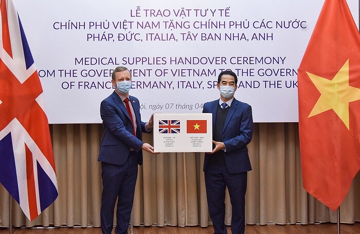 Việt Nam tặng 550.000 khẩu trang cho các nước châu Âu bị ảnh hưởng nặng nề bởi dịch Covid-19
