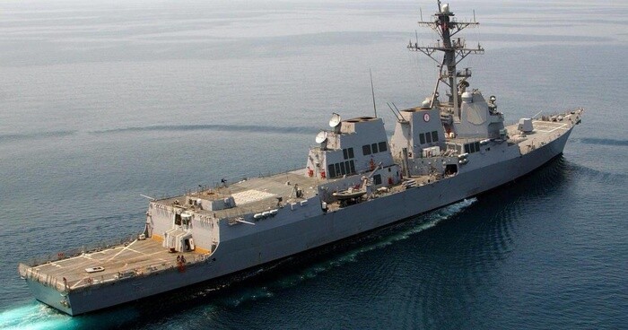Vừa phóng tên lửa đạn đạo, Trung Quốc dọa ‘tai nạn quân sự’ với tàu Mỹ ở Biển Đông